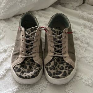 Hey Dude Karina size 8